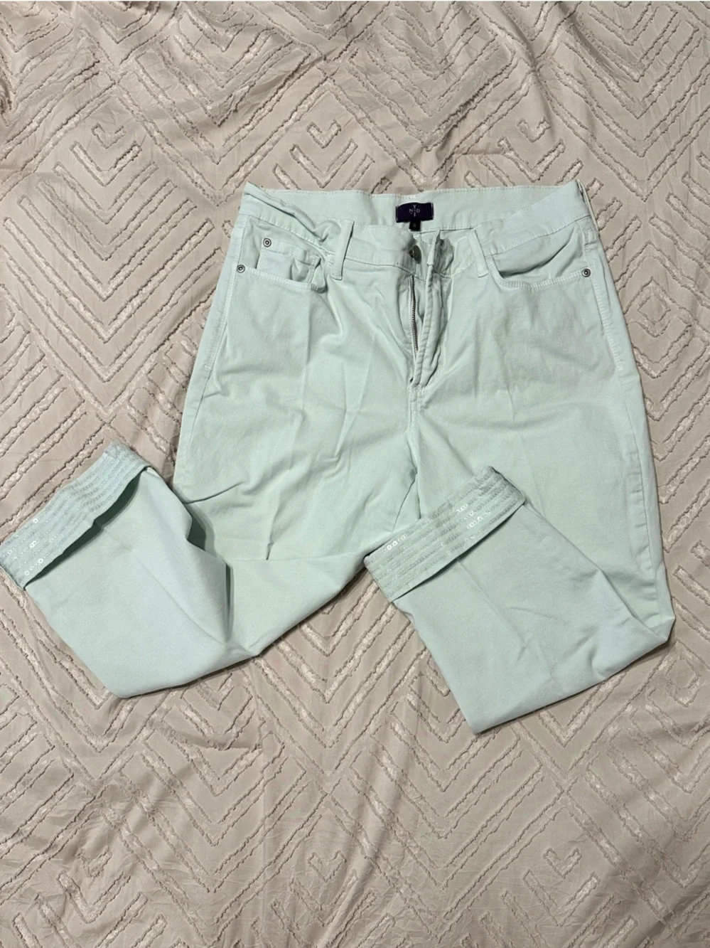 Light Mint Green Capri Jeans
Size 8
Make an offer - Picture 1 of 2